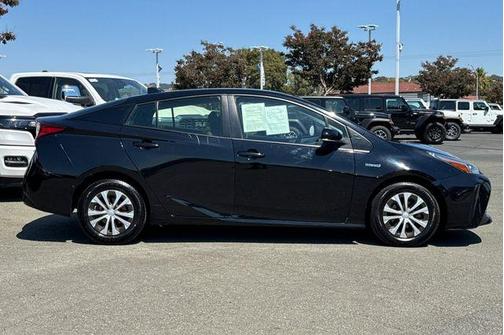 2022 Toyota Prius LE