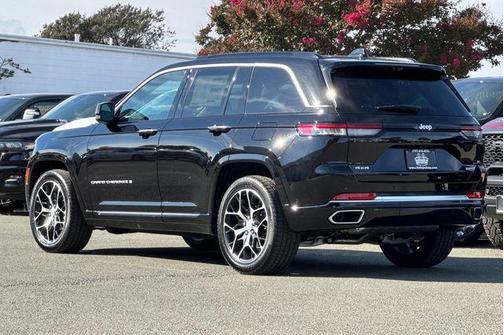 2025 Jeep Grand Cherokee Summit
