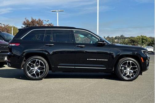 2025 Jeep Grand Cherokee Summit