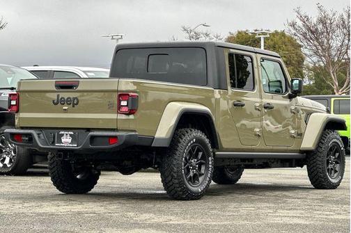 2026 Jeep Gladiator Sport