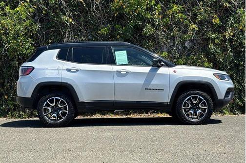 2024 Jeep Compass Trailhawk