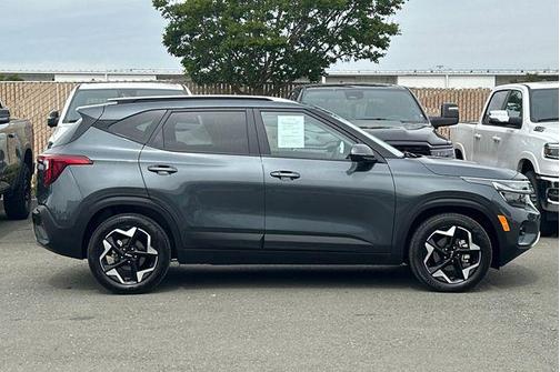Gravity Gray 2025 Kia Seltos S
