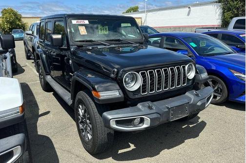 Black Clearcoat 2024 Jeep Wrangler Sahara