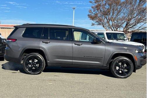 2025 Jeep Grand Cherokee L Laredo