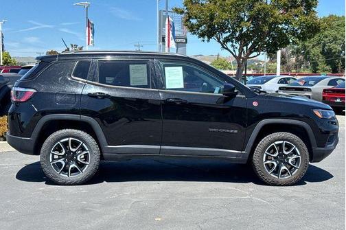 2024 Jeep Compass Trailhawk