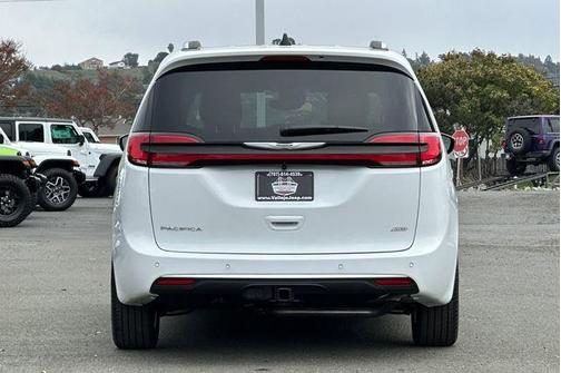 2026 Chrysler Pacifica Pinnacle