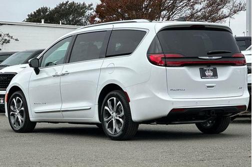 2026 Chrysler Pacifica Pinnacle