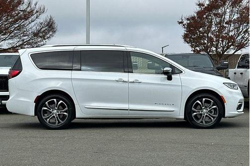 2026 Chrysler Pacifica Pinnacle