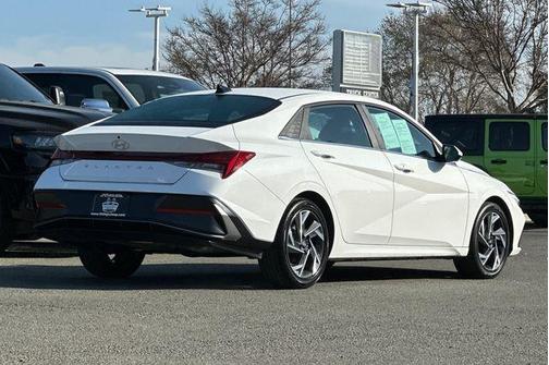 2025 Hyundai ELANTRA SEL Convenience