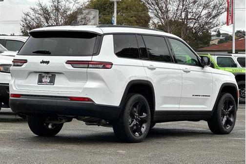 2025 Jeep Grand Cherokee L Laredo