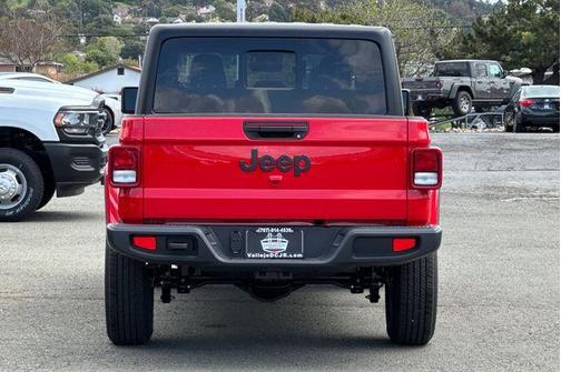 2025 Jeep Gladiator Sport