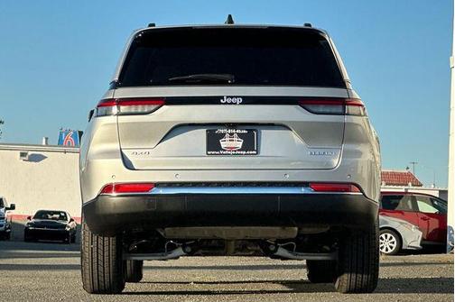 2025 Jeep Grand Cherokee Laredo X