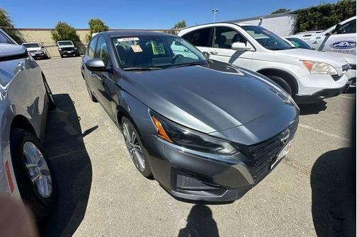 Gun Metallic 2023 Nissan Altima 2.5 SL