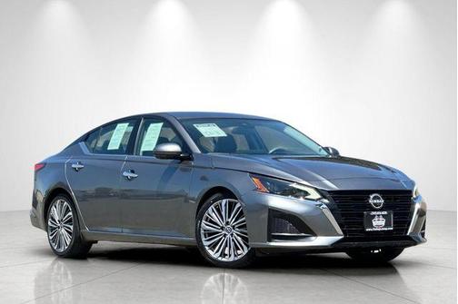 Gun Metallic 2023 Nissan Altima 2.5 SL