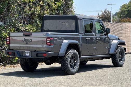 2025 Jeep Gladiator Sport