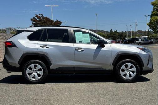 2021 Toyota RAV4 LE