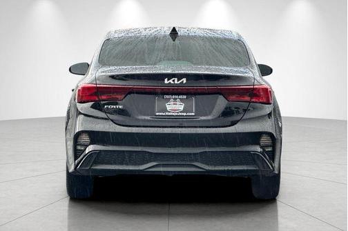 Aurora Black Pearl 2023 Kia Forte LXS