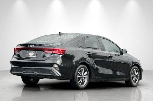 Aurora Black Pearl 2023 Kia Forte LXS