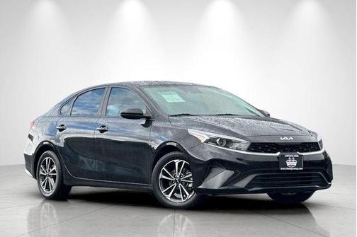 Aurora Black Pearl 2023 Kia Forte LXS