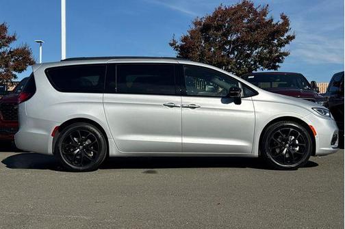 2026 Chrysler Pacifica Limited