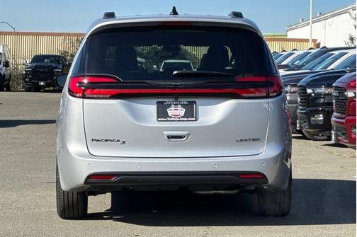 2026 Chrysler Pacifica Limited