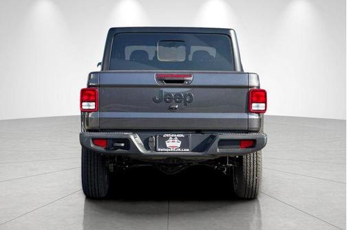 Granite Crystal Clearcoat Metallic 2025 Jeep Gladiator Sport