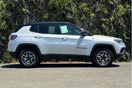 2024 Jeep Compass Trailhawk