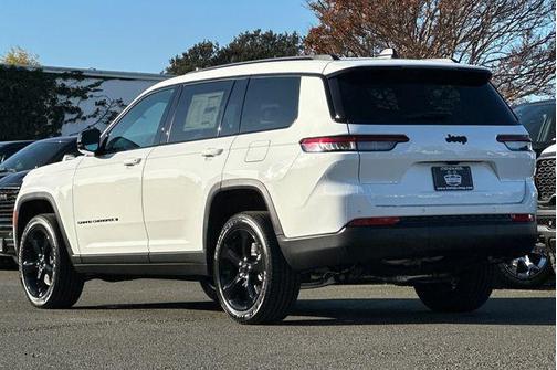2025 Jeep Grand Cherokee L Laredo