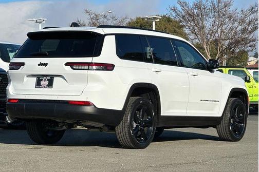 2025 Jeep Grand Cherokee L Laredo