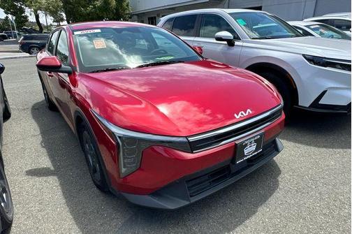Currant Red 2025 Kia K4