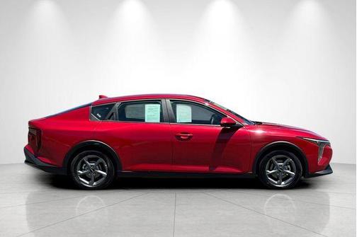 Currant Red 2025 Kia K4