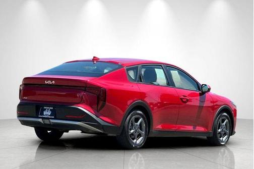 Currant Red 2025 Kia K4
