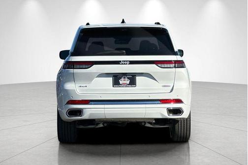 Bright White Clearcoat 2025 Jeep Grand Cherokee Overland