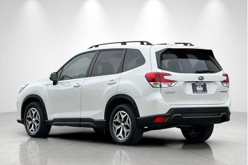Crystal White Pearl 2023 Subaru Forester Premium