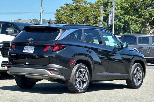 Phantom Black 2025 Hyundai TUCSON SEL