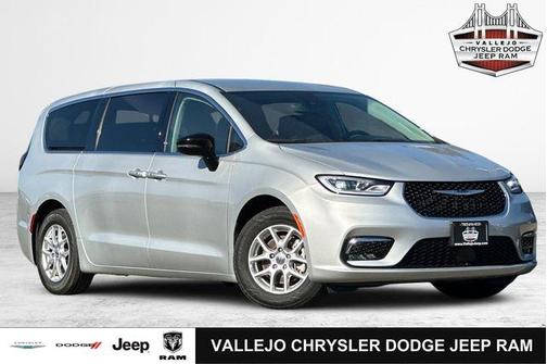 2024 Chrysler Pacifica Touring-L