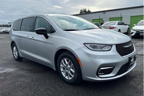 2024 Chrysler Pacifica Touring-L