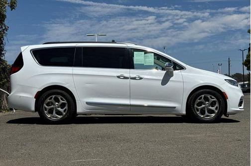2022 Chrysler Pacifica Limited