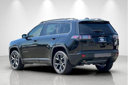 Diamond Black 2026 Jeep Cherokee Overland