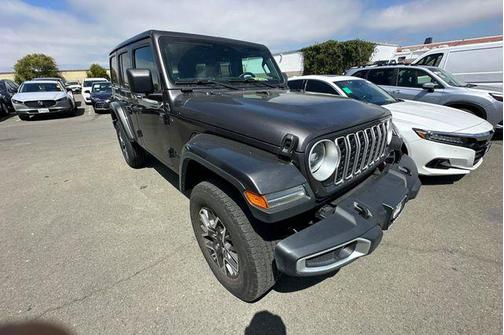 Granite Crystal Clearcoat Metallic 2025 Jeep Wrangler Sahara