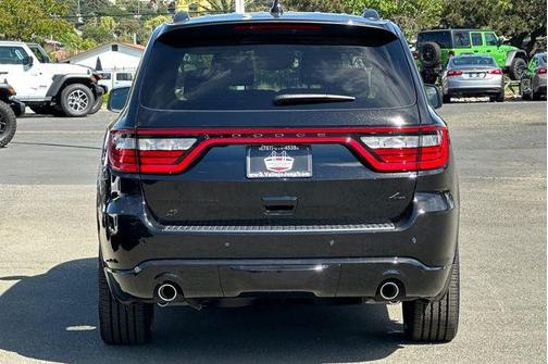 DB Black Crystal Clearcoat 2026 Dodge Durango GT Plus HEMI V8