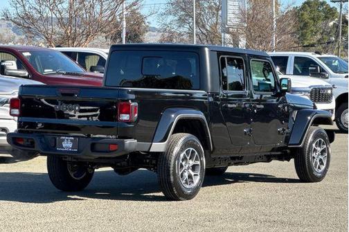 2025 Jeep Gladiator Sport