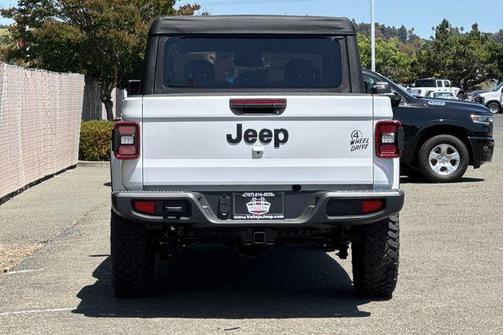 2025 Jeep Gladiator Sport