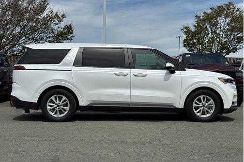 2022 Kia Carnival LXS