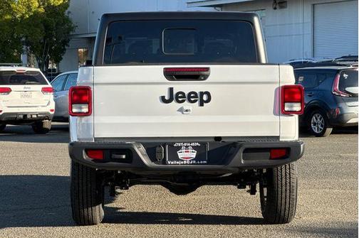 2025 Jeep Gladiator Sport