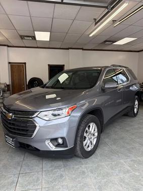 Gray 2021 Chevrolet Traverse LT Leather