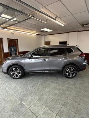 Gray 2018 Nissan Rogue SL