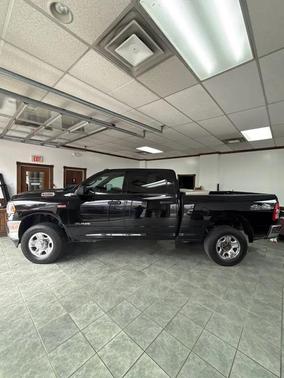 2021 RAM 2500 Tradesman Crew Cab 4x4 6'4' Box