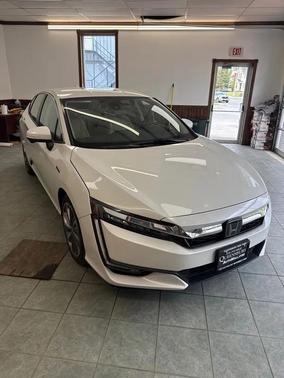 White 2018 Honda Clarity Plug-In Hybrid Touring