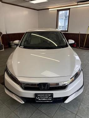 White 2018 Honda Clarity Plug-In Hybrid Touring
